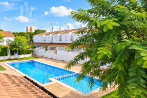 PISO EN VENTA, EN MAR DE CRISTAL CON PISCINA COMUNITARIA A POCOS MINUTOS DE LA PLAYA