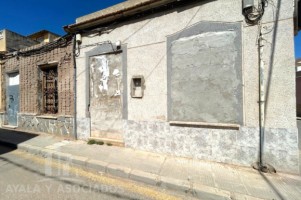 DOS VIVIENDAS EN PLANTA BAJA EN VENTA PARA REFORMA INTEGRAL, EN LOS DOLORES