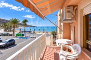 PISO EN VENTA EN LA AZOH&Iacute;A, &iexcl;A UNOS PASOS DEL MAR Y CON VISTAS PRIVILEGIADAS!